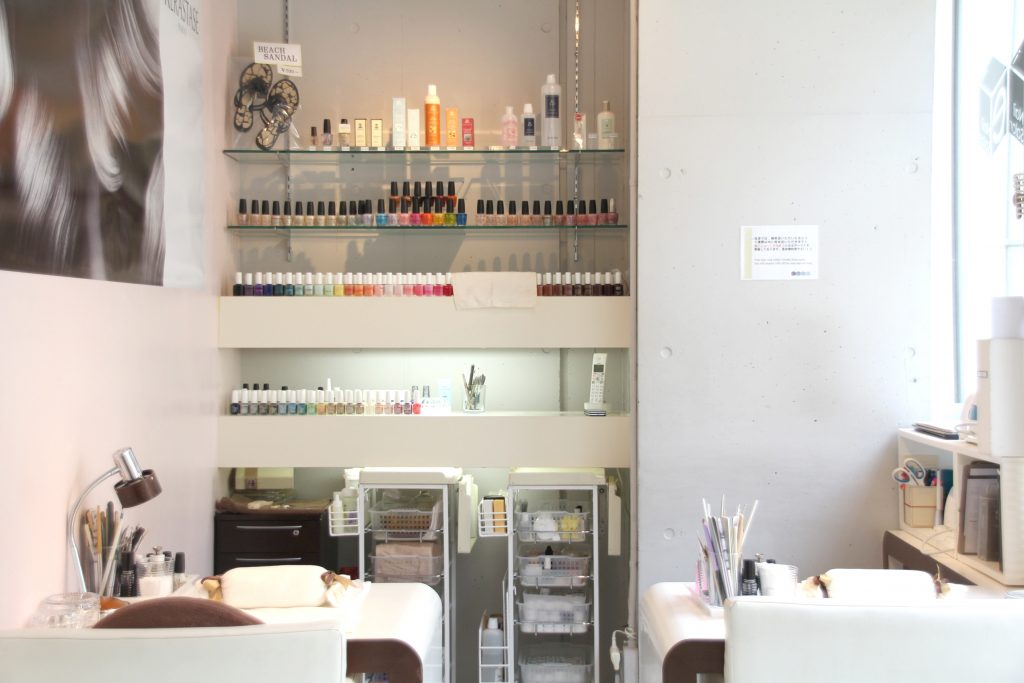 Nail Salon cube